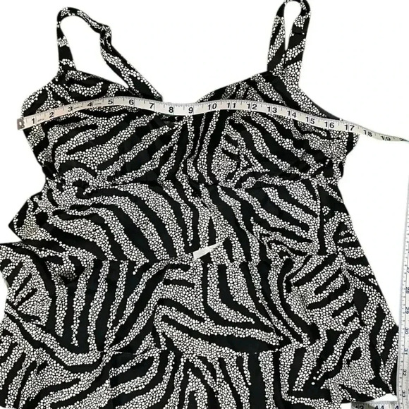 Croft & Barrow Swim Suit One Piece Size 14 Black and White Adjustable Straps - Picture 6 of 9